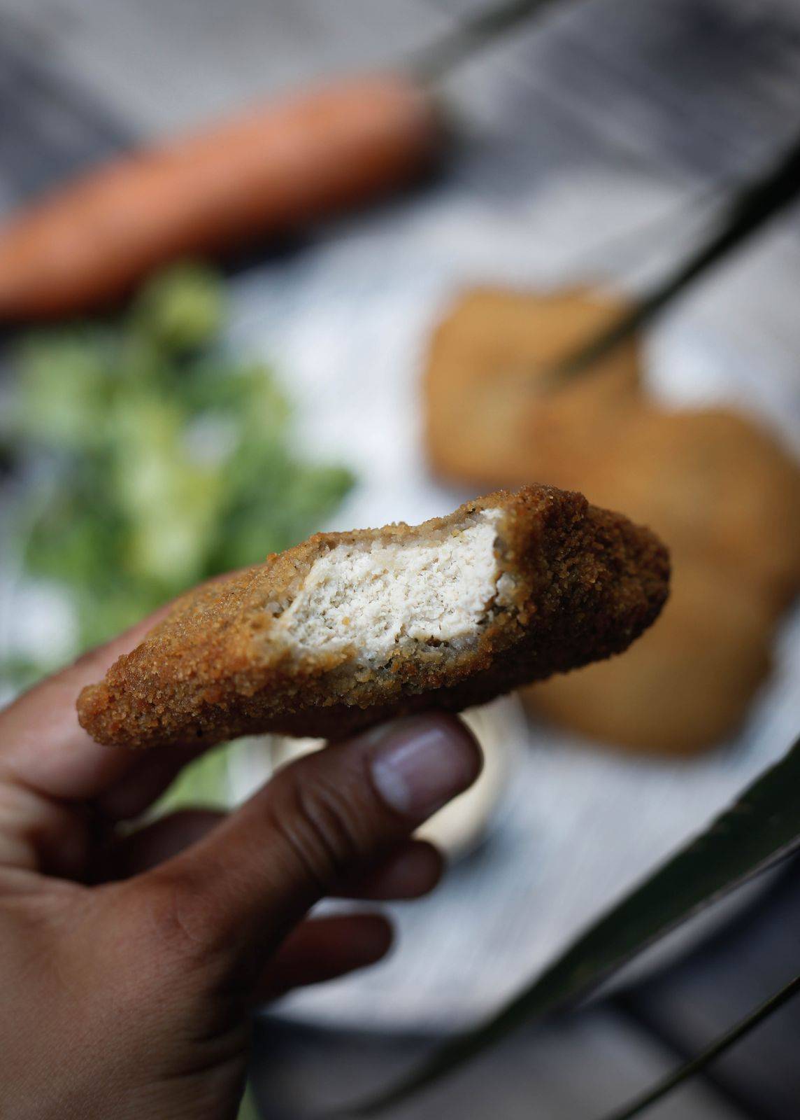 Venagget de tofu mordido